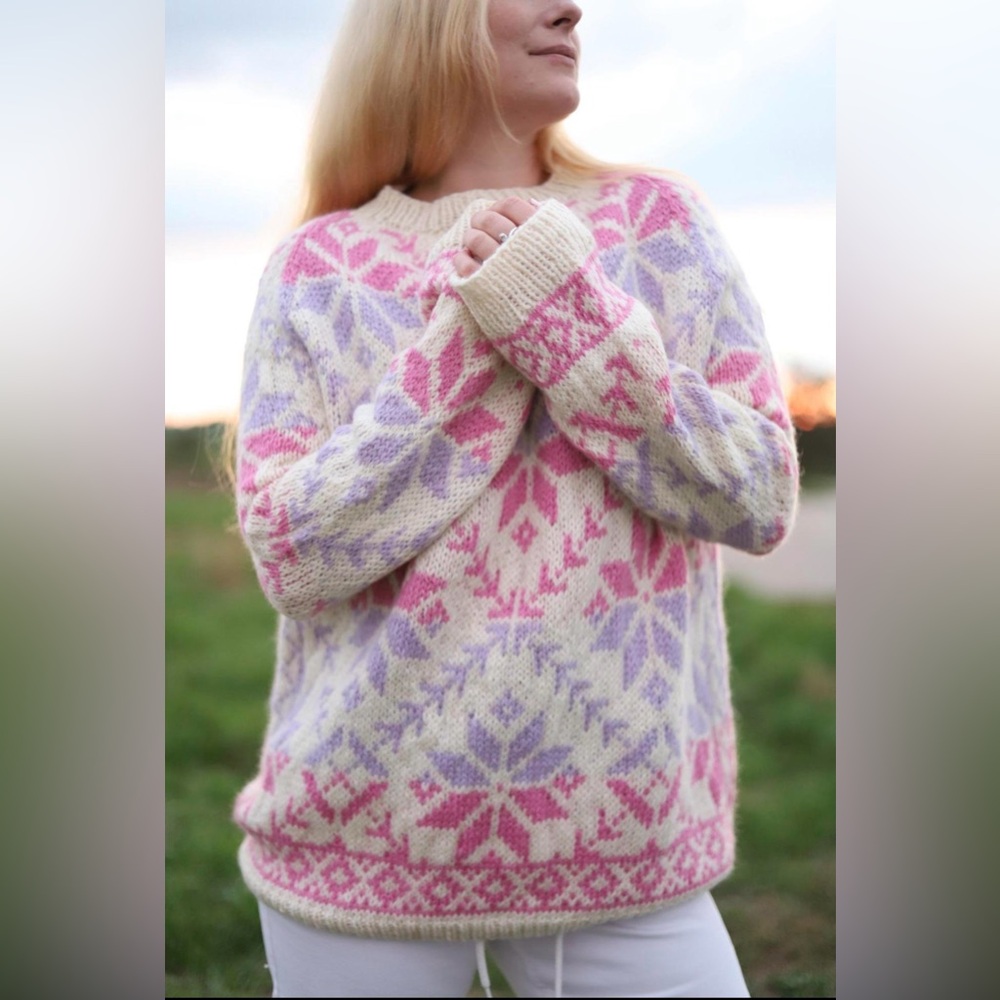 Hand knit Skappel Pattern from Norway (Wool and Alpaca blend yarn) size S